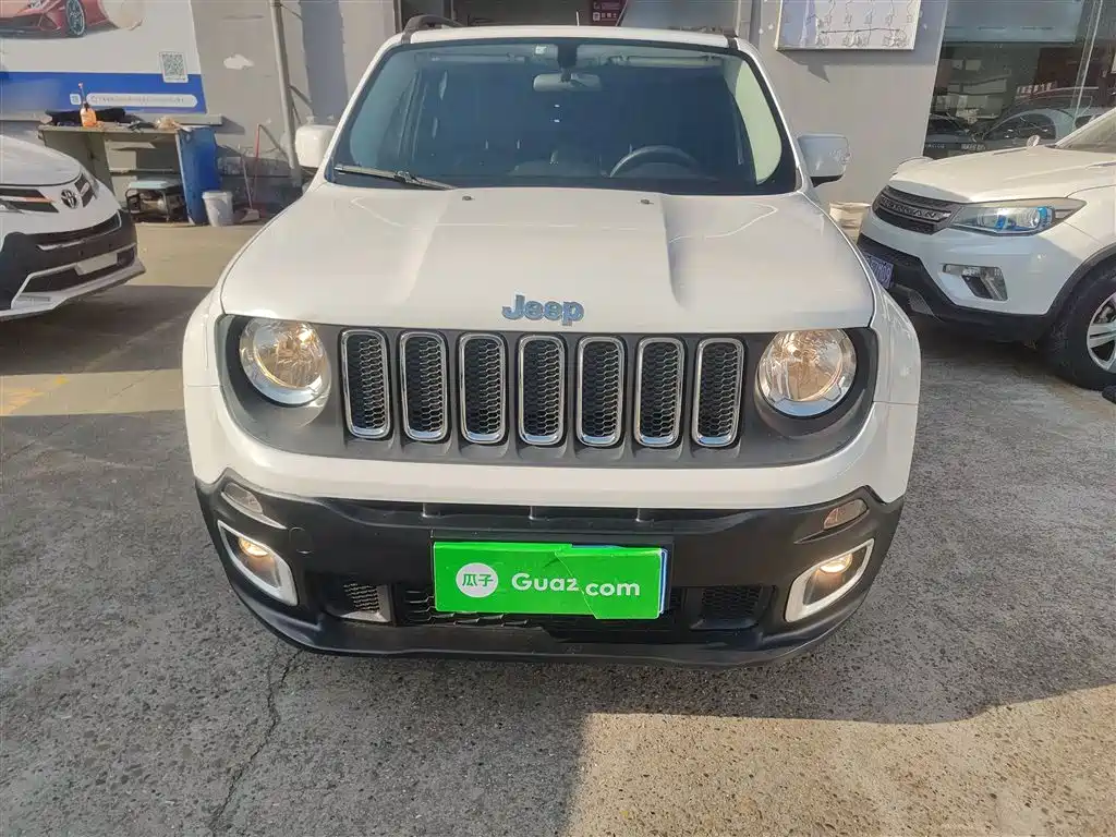 Jeep Renegade 2018 — фото 3