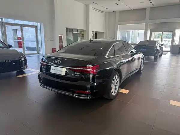 Audi A6L 2022