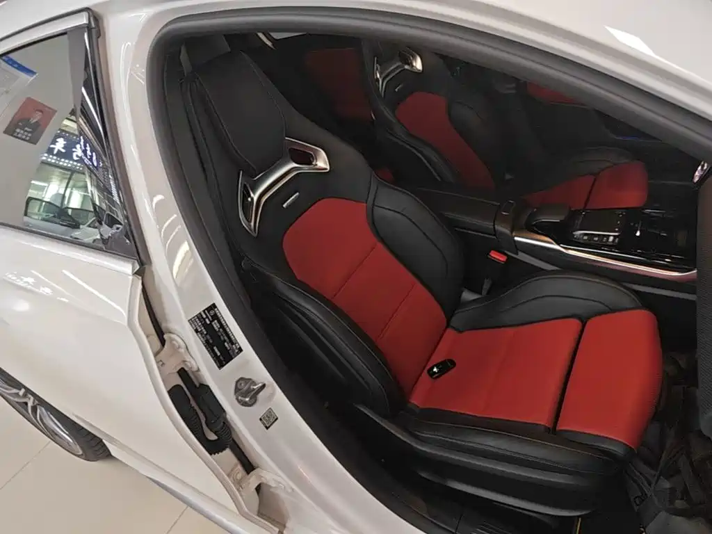 Mercedes-Benz A-Class AMG 2021 — фото 25