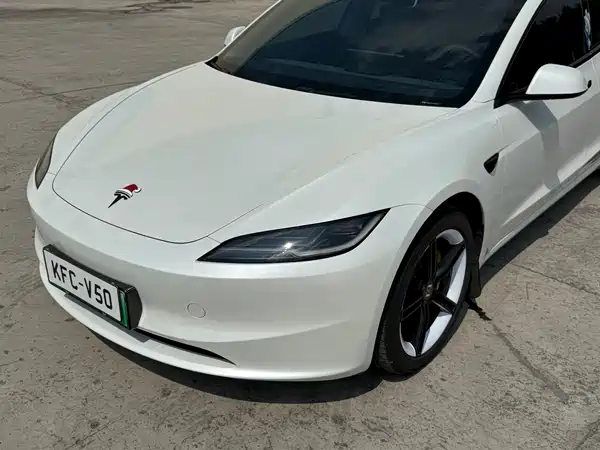 Tesla Model 3 2025