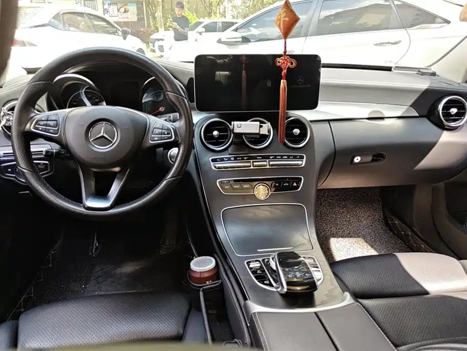 Mercedes-Benz C-Class 2018 — фото 12