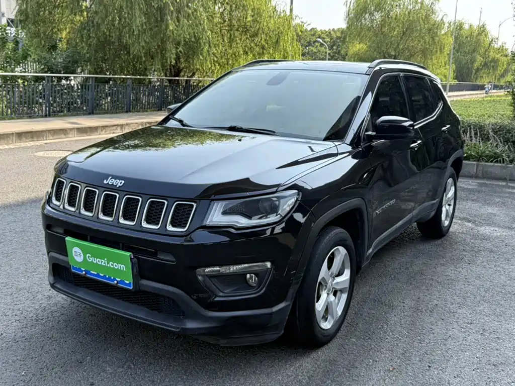 Jeep Compass 2018 — фото 1