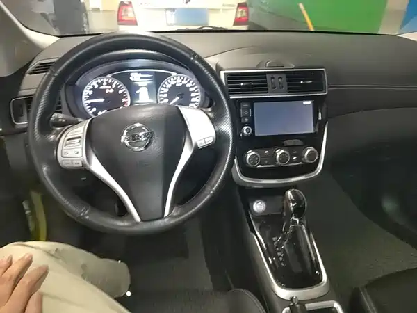 Nissan Tiida 2016