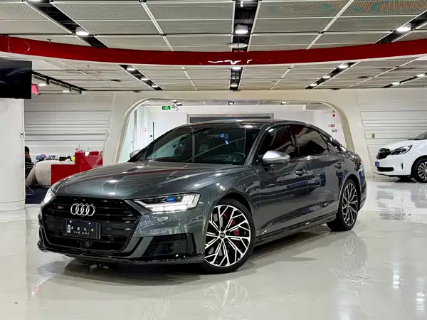 Audi S8 2021