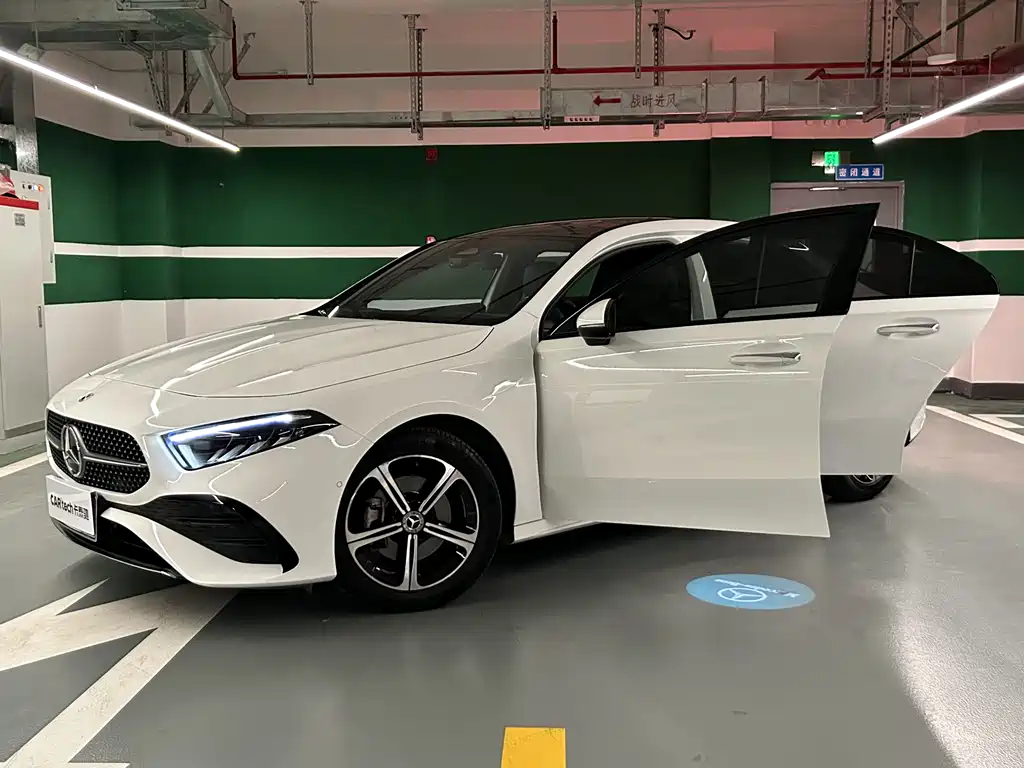 Mercedes-Benz A-Class 2024 — фото 15