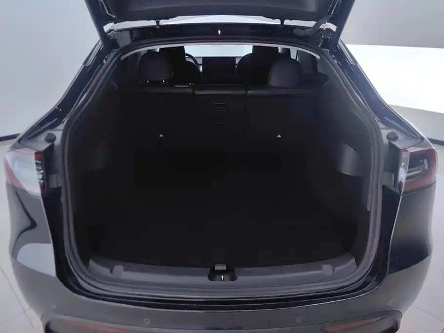 Tesla Model Y 2023 — фото 4