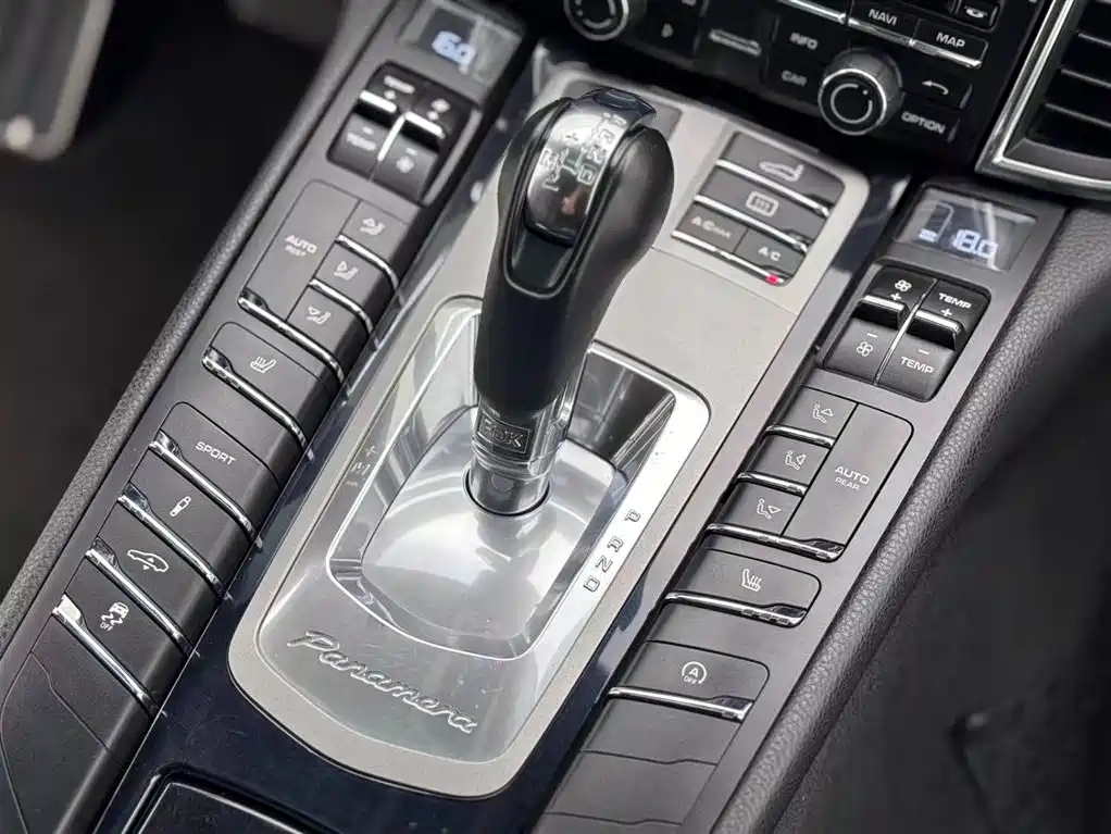 Porsche Panamera 2015 — фото 19