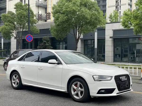 Audi A4L 2015