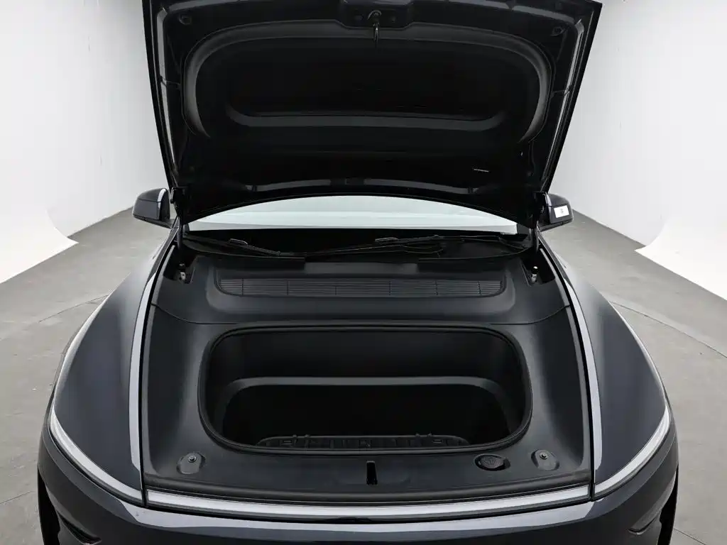 Tesla Model Y 2026 — фото 16
