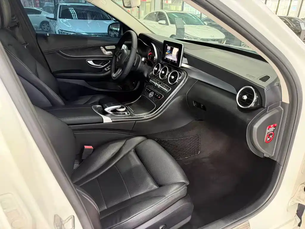 Mercedes-Benz C-Class 2018 — фото 7