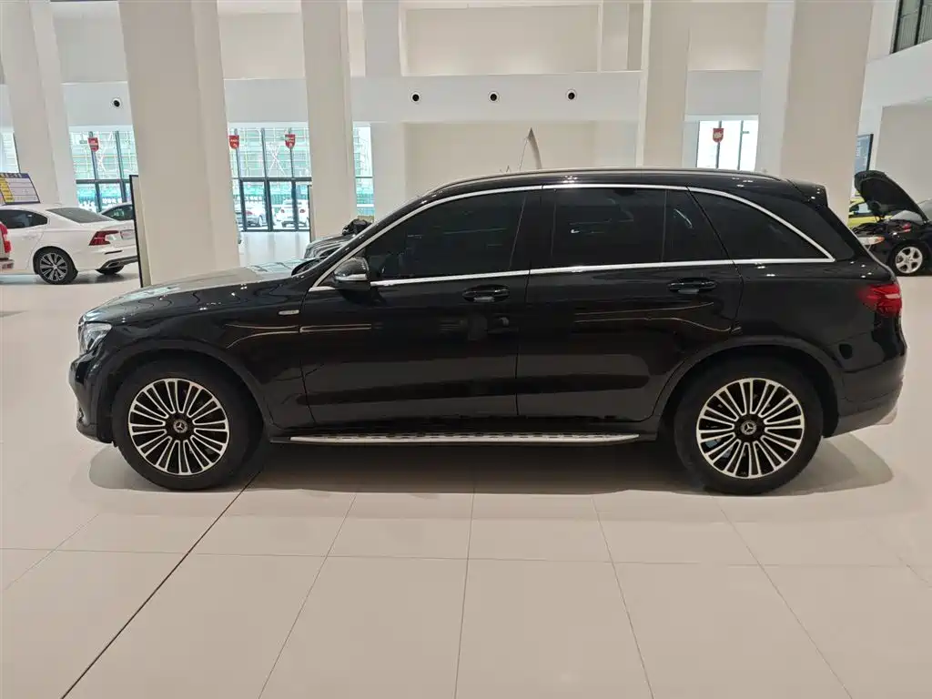 Mercedes-Benz GLC 2018 — фото 21