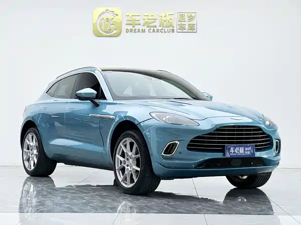 Aston Martin DBX 2022
