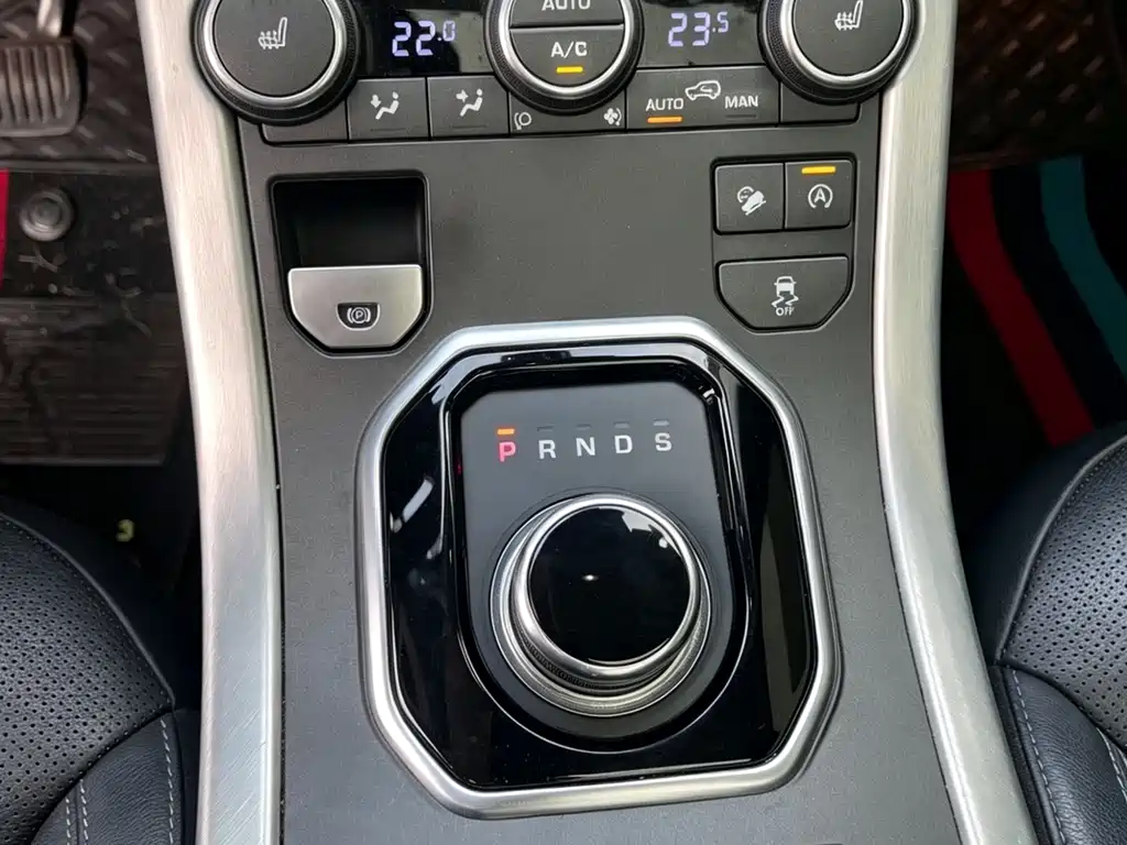 Land Rover Evoque 2017 — фото 16