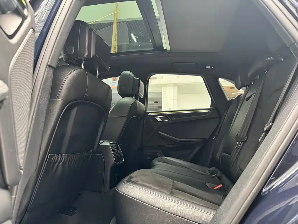 Porsche Macan 2019 — фото 15