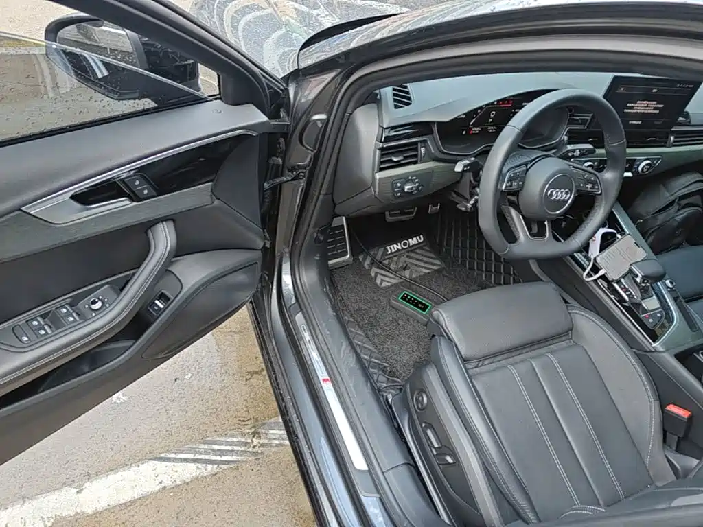 Audi A4L 2023 — фото 16