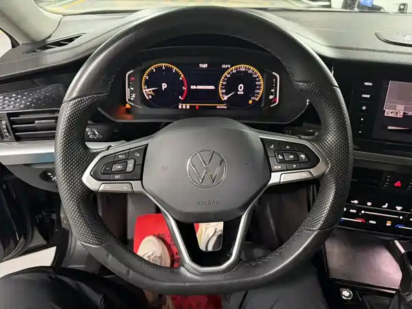 Volkswagen Passat 2022