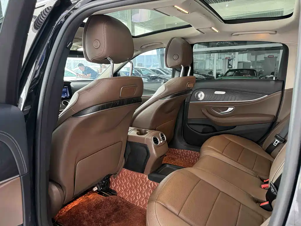 Mercedes-Benz E-Class 2020 — фото 11