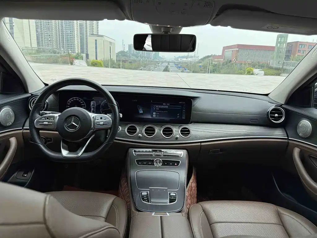 Mercedes-Benz E-Class 2020 — фото 26