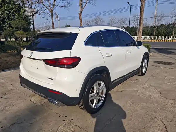 Mercedes-Benz GLA 2021