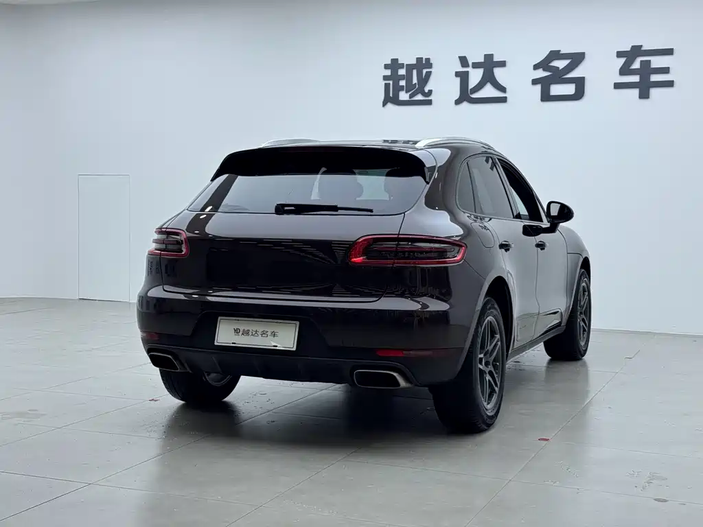 Porsche Macan 2018 — фото 19