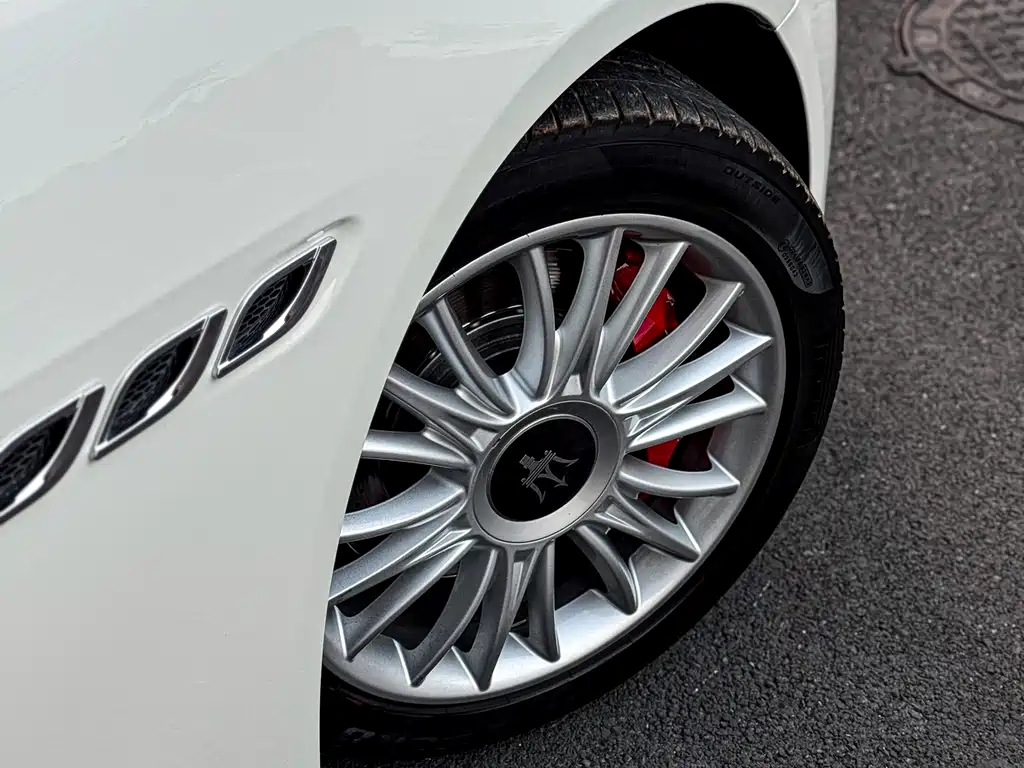 Maserati Quattroporte 2015 — фото 9