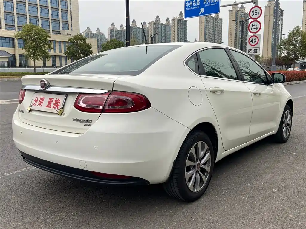 Fiat Viaggio 2014 — фото 12