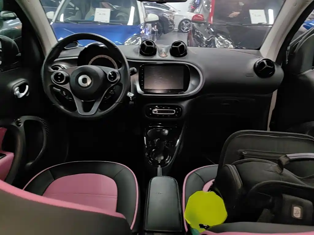 smart fortwo 2019 — фото 10