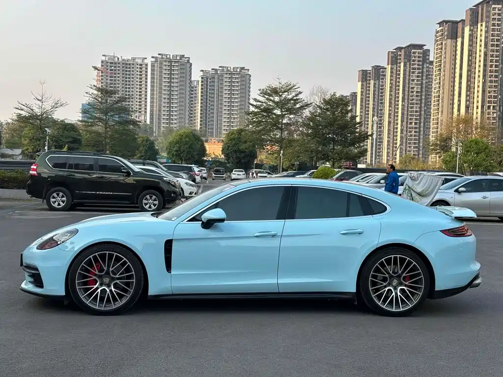 Porsche Panamera 2018 — фото 19