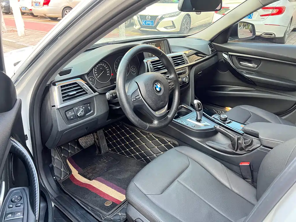 BMW 3 Series 2017 — фото 9