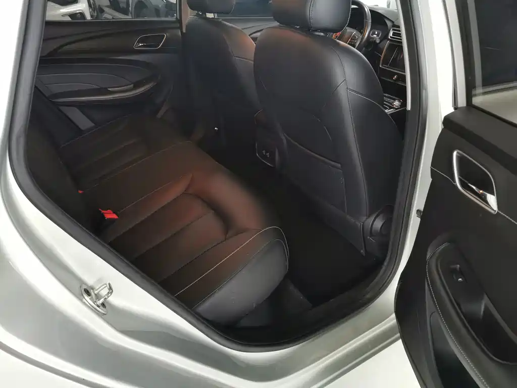 Roewe Ei5 2021