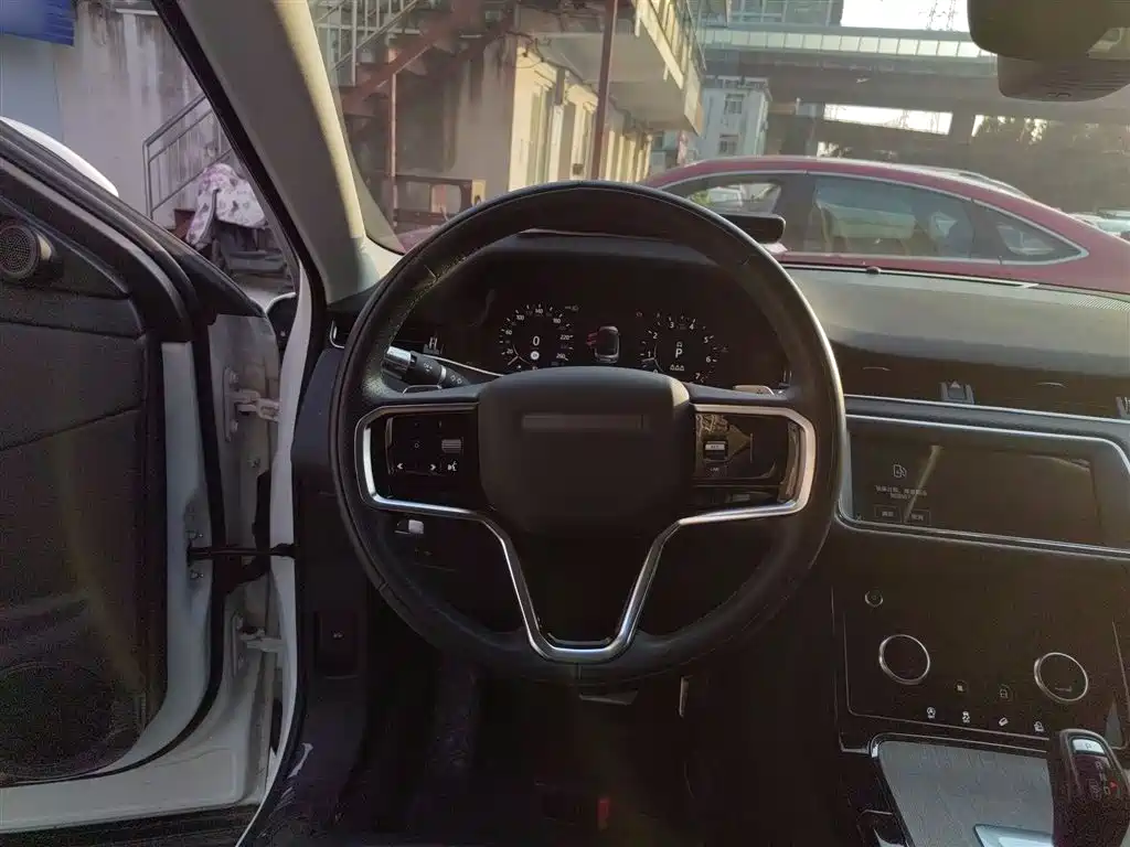 Land Rover Evoque 2022 — фото 8
