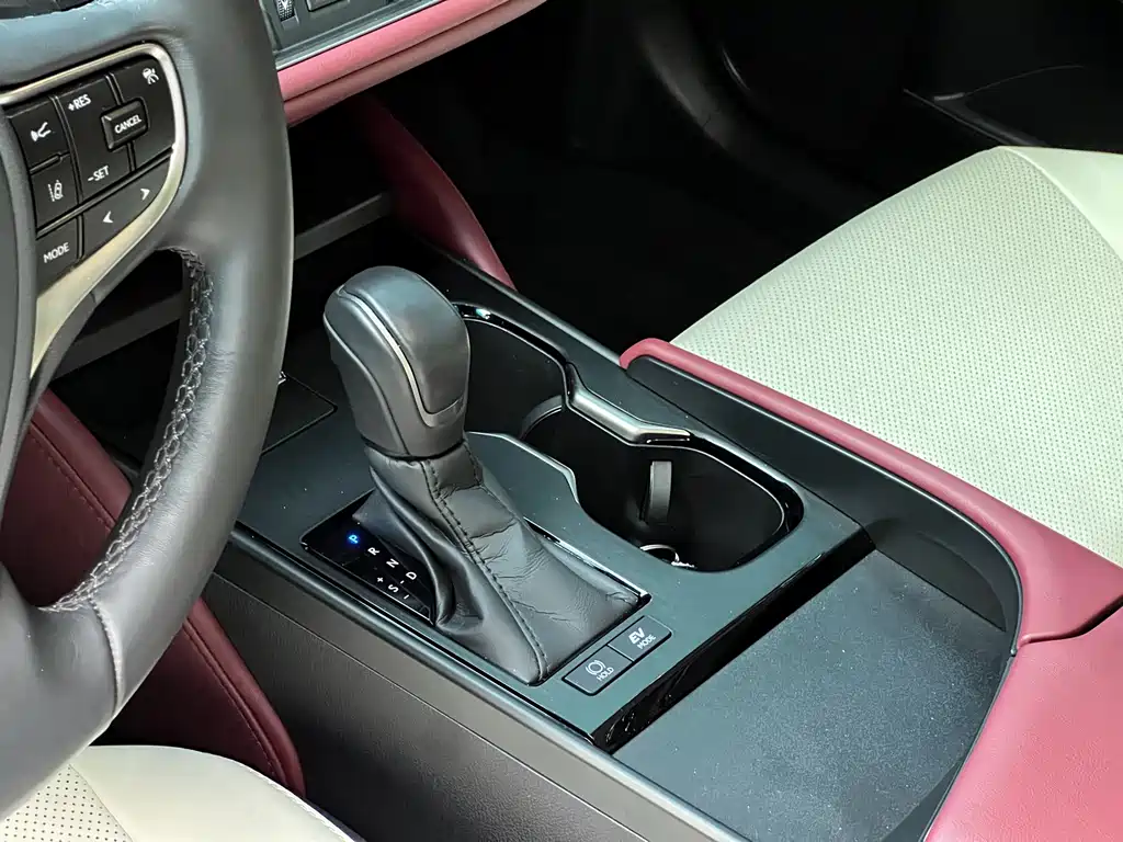 Lexus ES 2025 — фото 15