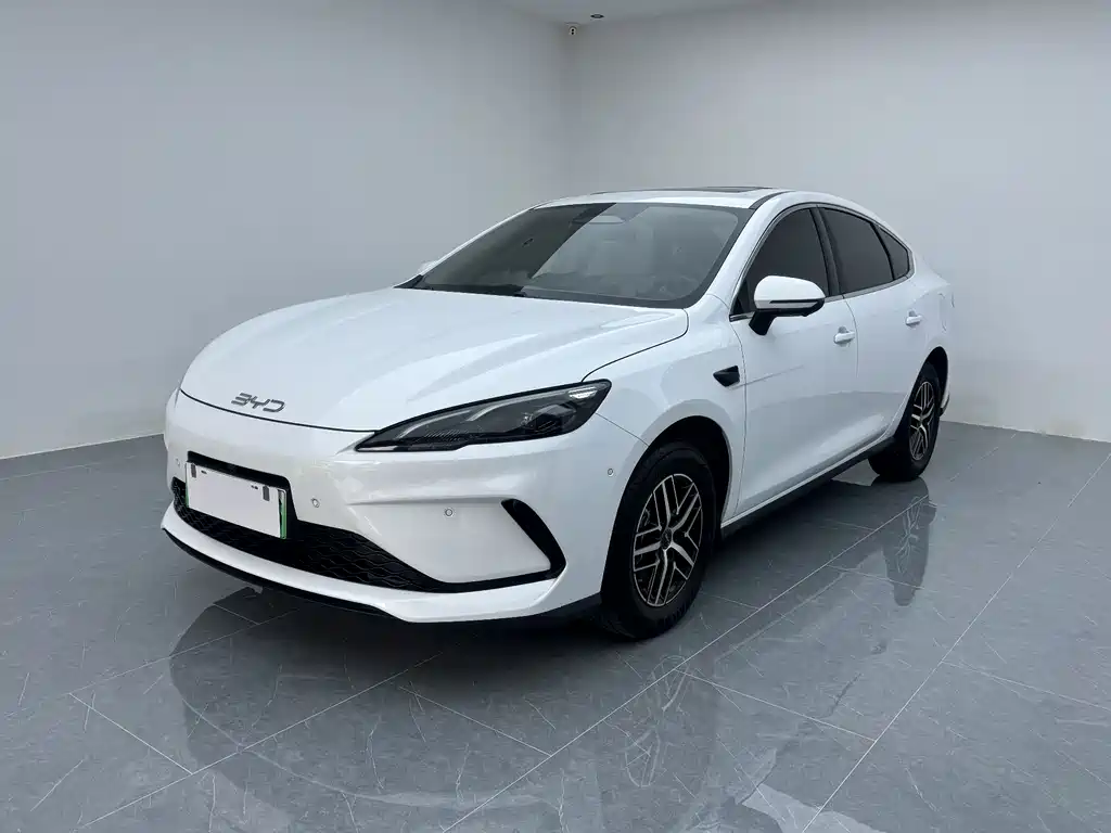 BYD Seal 05 DM-i 2025 — фото 1