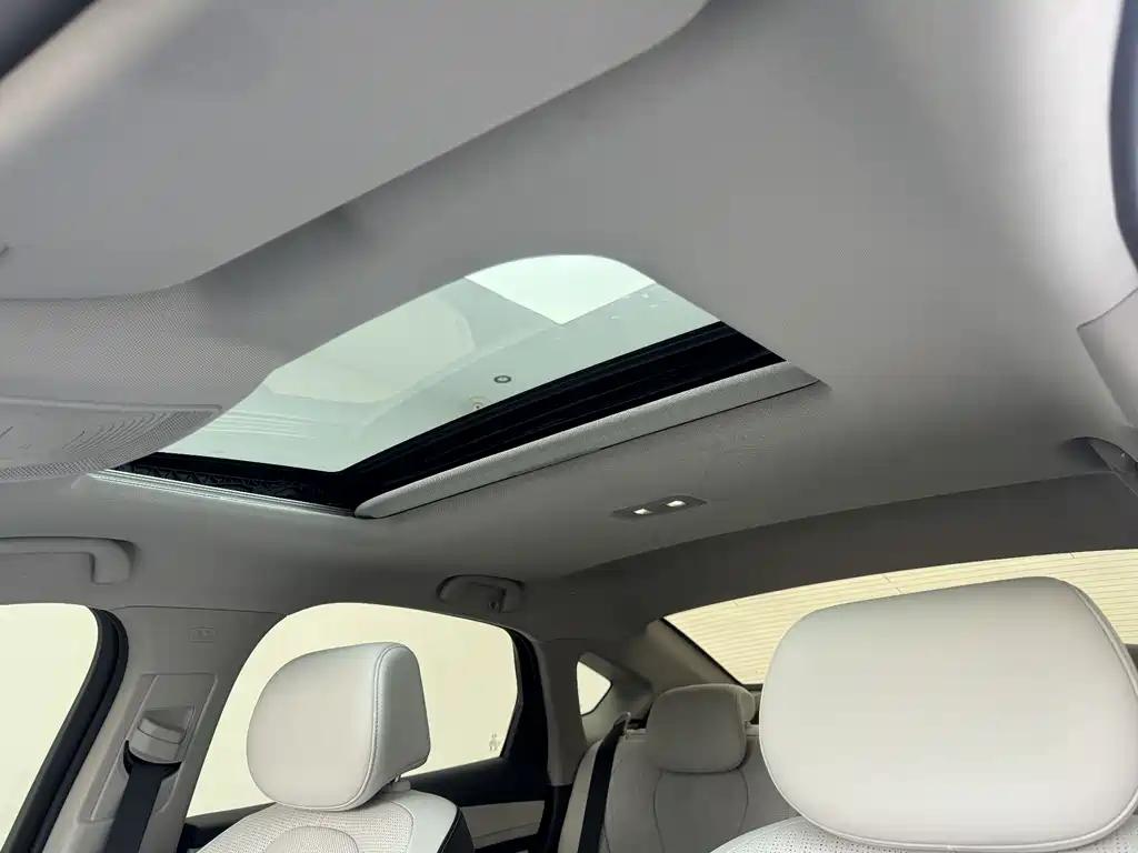 BYD Seal 05 DM-i 2025 — фото 12