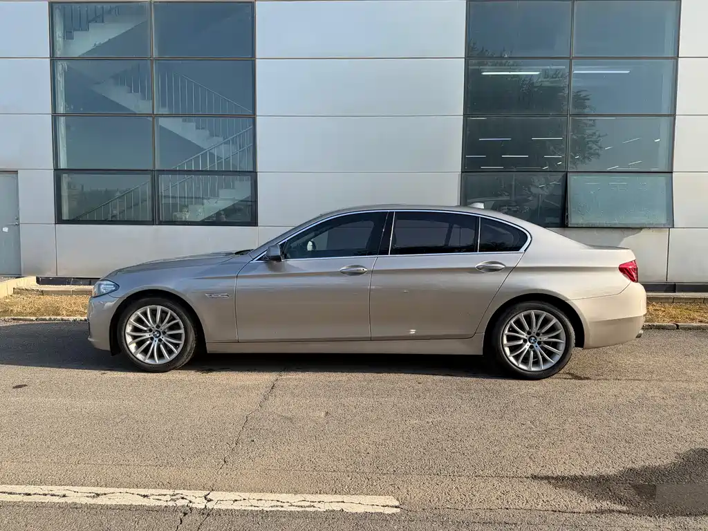 BMW 5 Series 2017 — фото 4