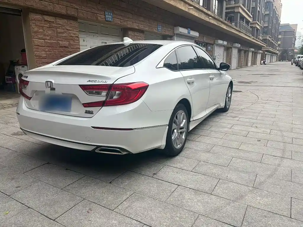 Honda Accord 2020 — фото 13