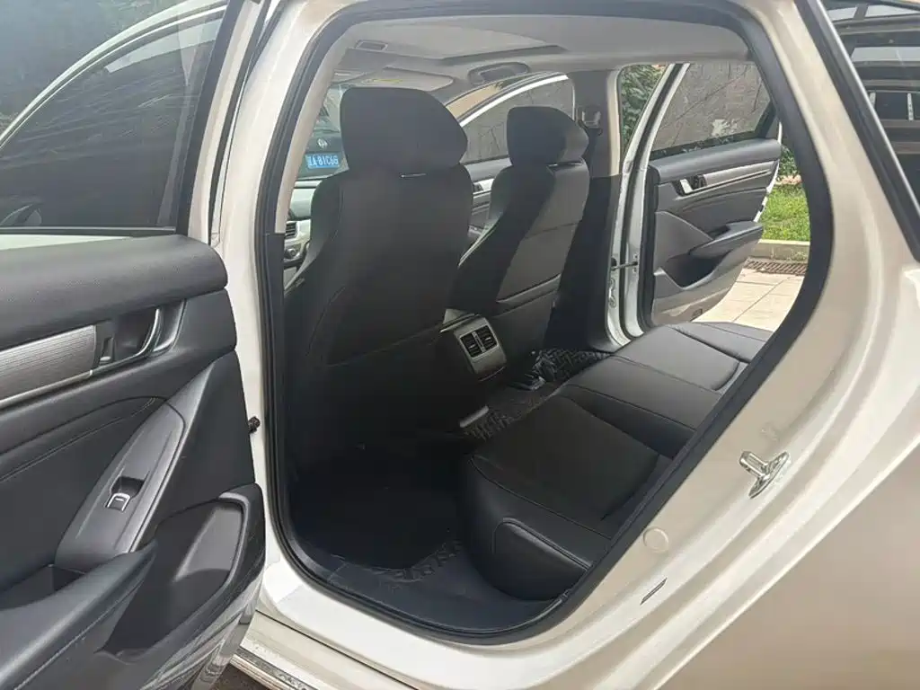 Honda Accord 2020 — фото 16