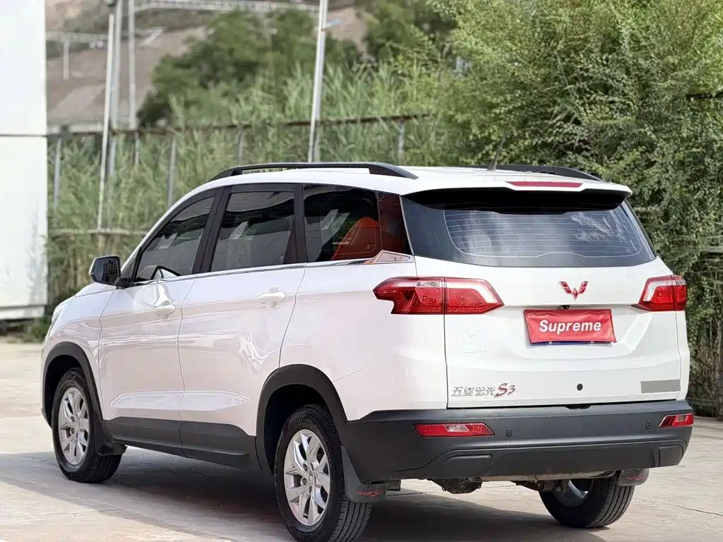 Wuling Hongguang S3 2018 — фото 8