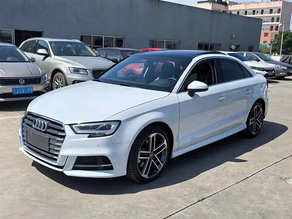 Audi A3 2020 — фото 1