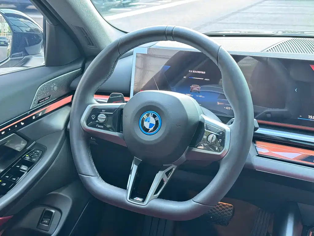BMW i5 2025 — фото 15