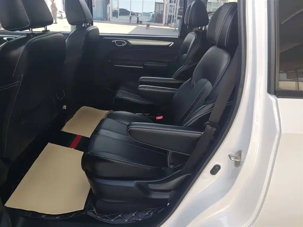 GAC Motor Trumpchi M6 2023 — фото 25