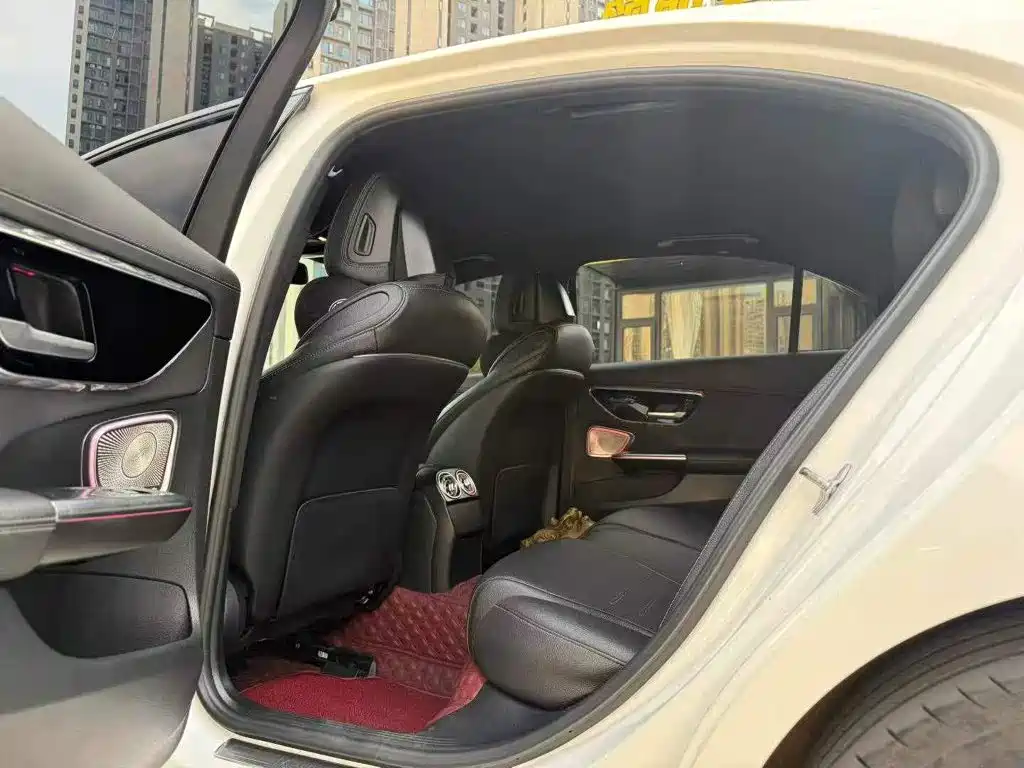 Mercedes-Benz C-Class 2023