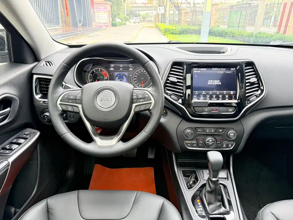 Jeep Cherokee 2020 — фото 12