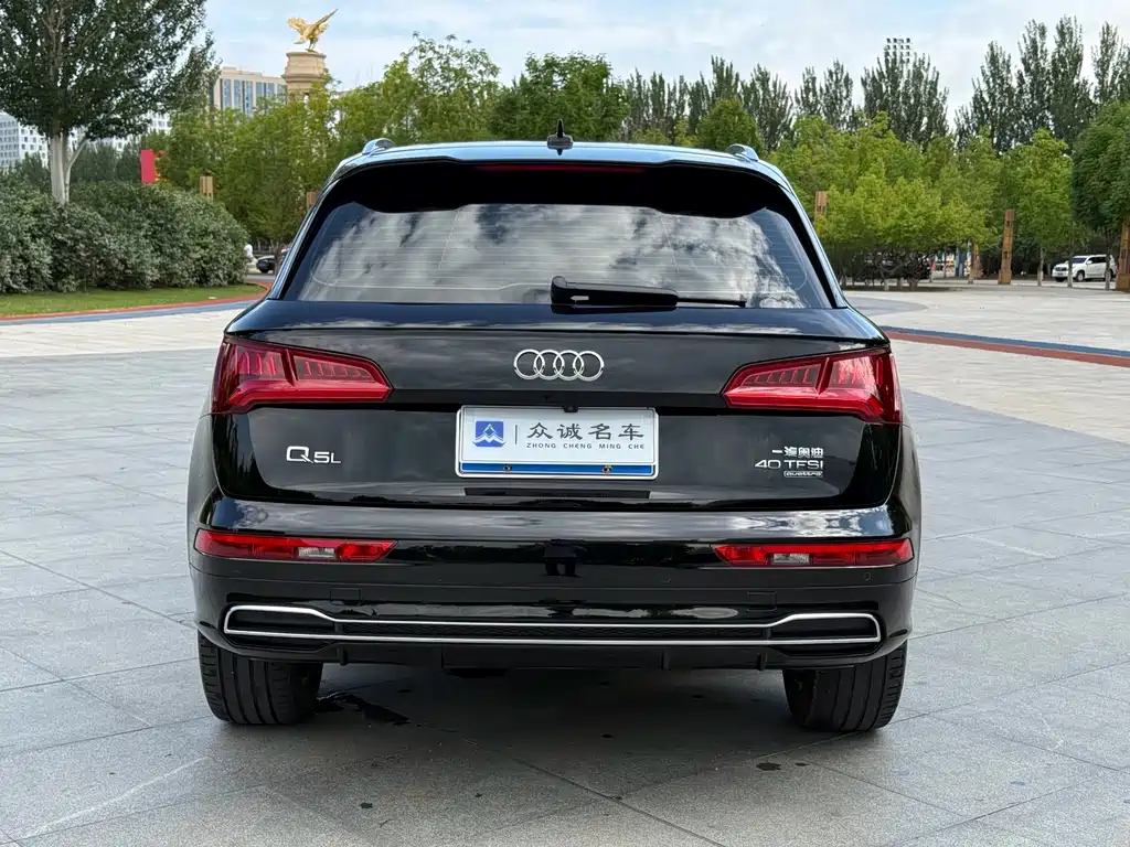 Audi Q5L 2021 — фото 7
