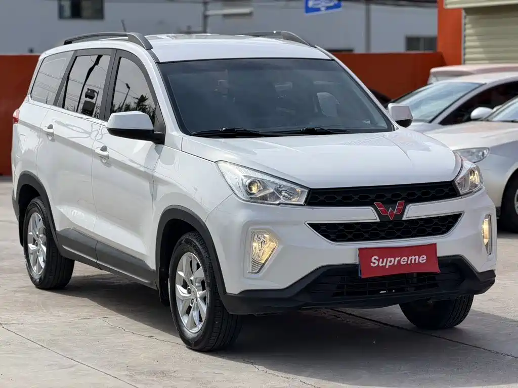 Wuling Hongguang S3 2018 — фото 3