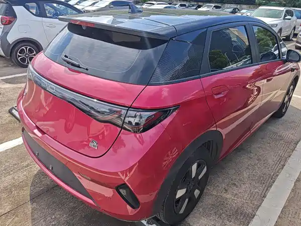 BYD Dolphin 2025