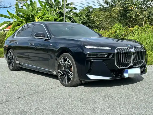 BMW 7 Series 2024