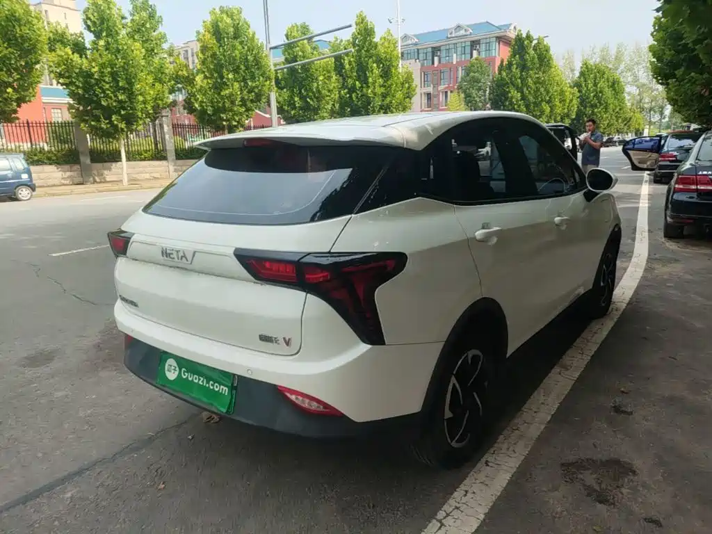 Neta V 2022