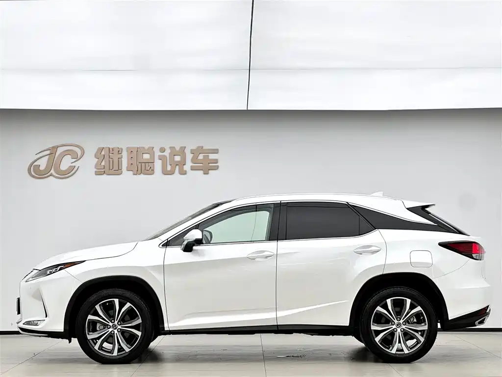 Lexus RX 2022