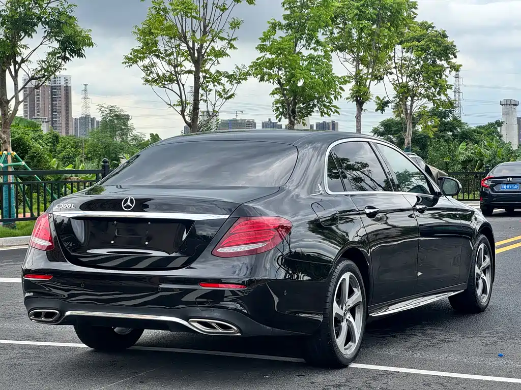 Mercedes-Benz E-Class 2017 — фото 11